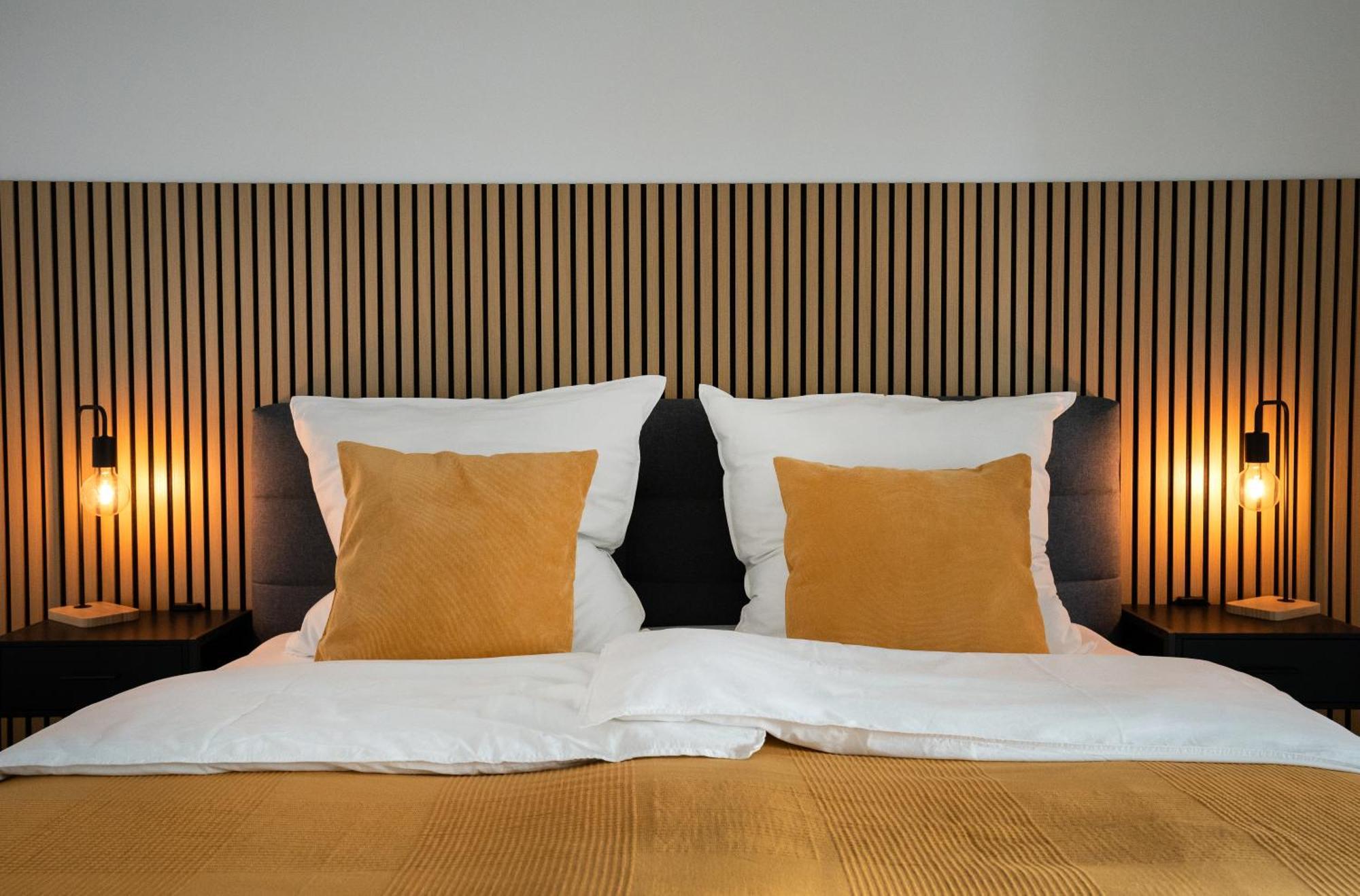 Reitz - Apartment I Zentrale Lage I Stellplatz I 55Qm I 2 Zimmer I Kueche I Bad I Terrasse Bad Hersfeld Exteriör bild