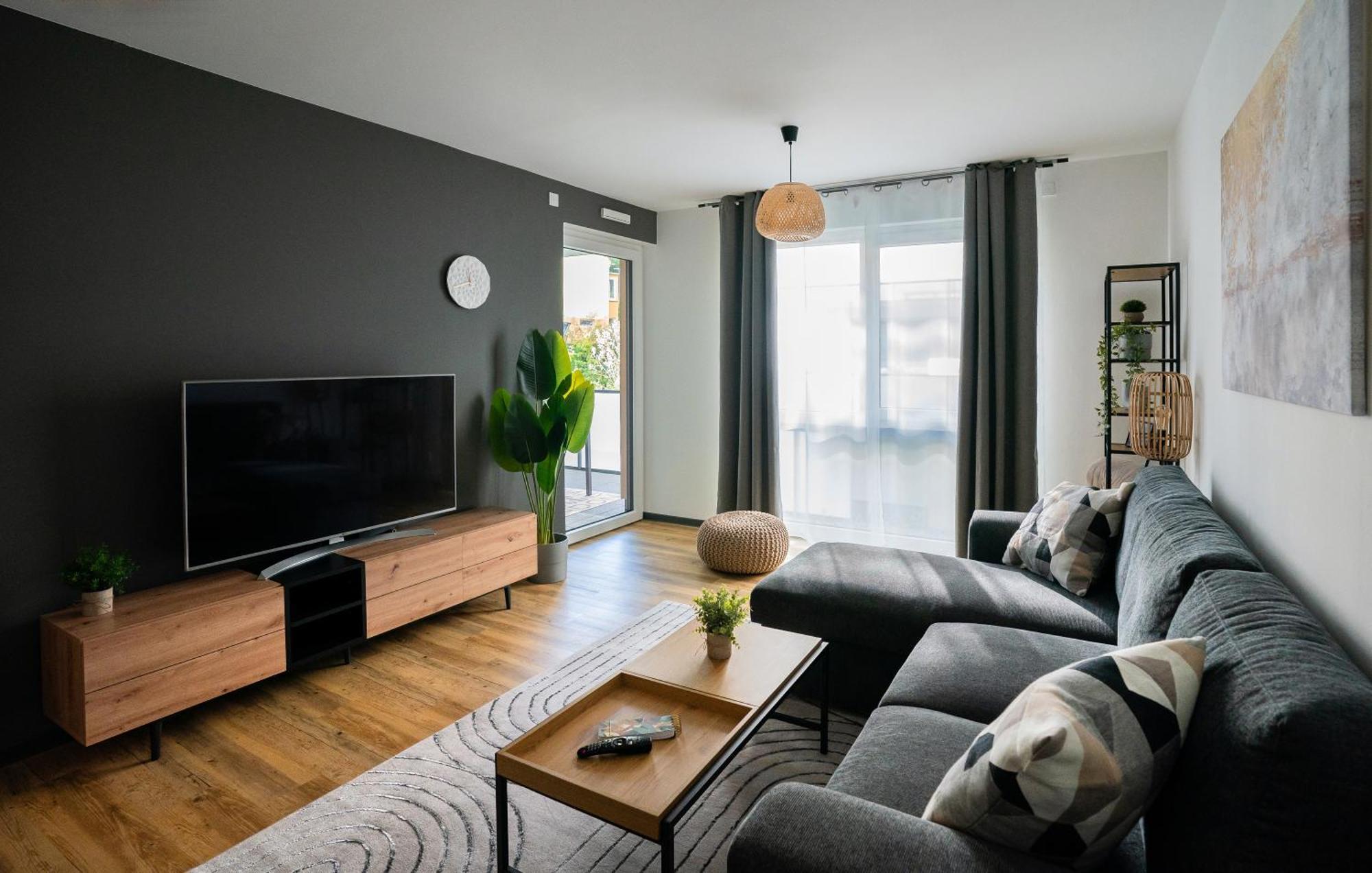 Reitz - Apartment I Zentrale Lage I Stellplatz I 55Qm I 2 Zimmer I Kueche I Bad I Terrasse Bad Hersfeld Exteriör bild
