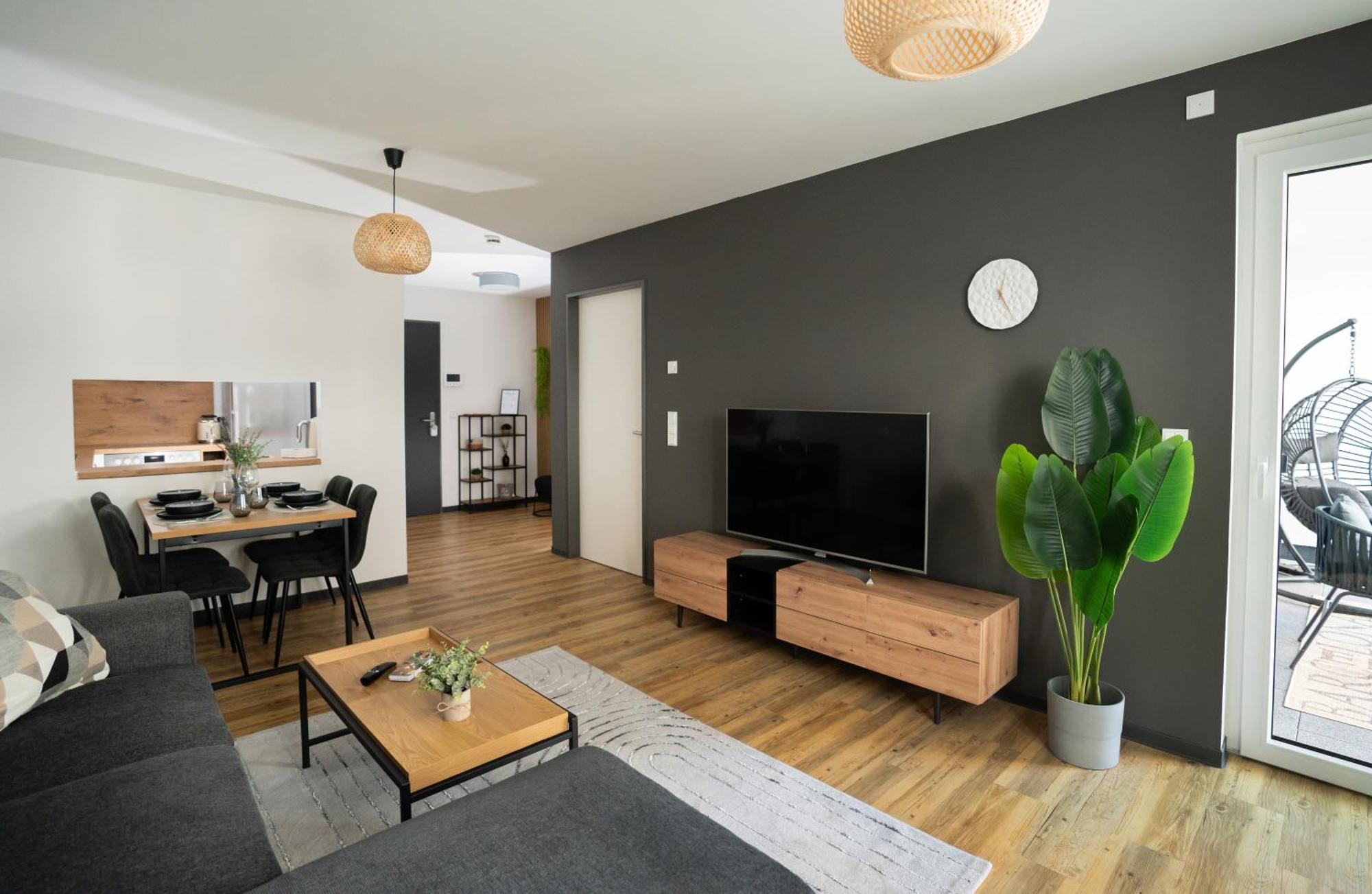 Reitz - Apartment I Zentrale Lage I Stellplatz I 55Qm I 2 Zimmer I Kueche I Bad I Terrasse Bad Hersfeld Exteriör bild