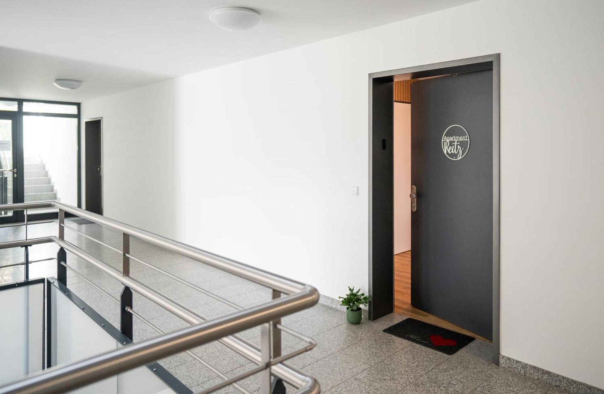 Reitz - Apartment I Zentrale Lage I Stellplatz I 55Qm I 2 Zimmer I Kueche I Bad I Terrasse Bad Hersfeld Exteriör bild