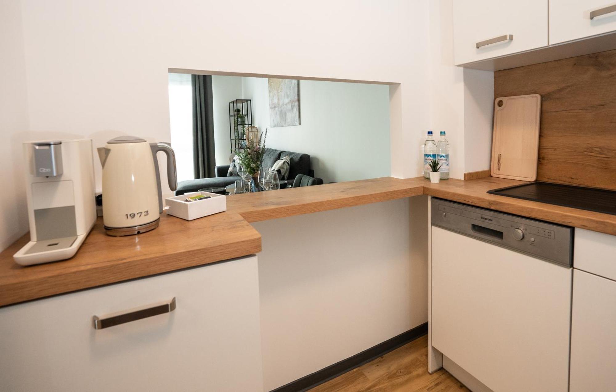 Reitz - Apartment I Zentrale Lage I Stellplatz I 55Qm I 2 Zimmer I Kueche I Bad I Terrasse Bad Hersfeld Exteriör bild