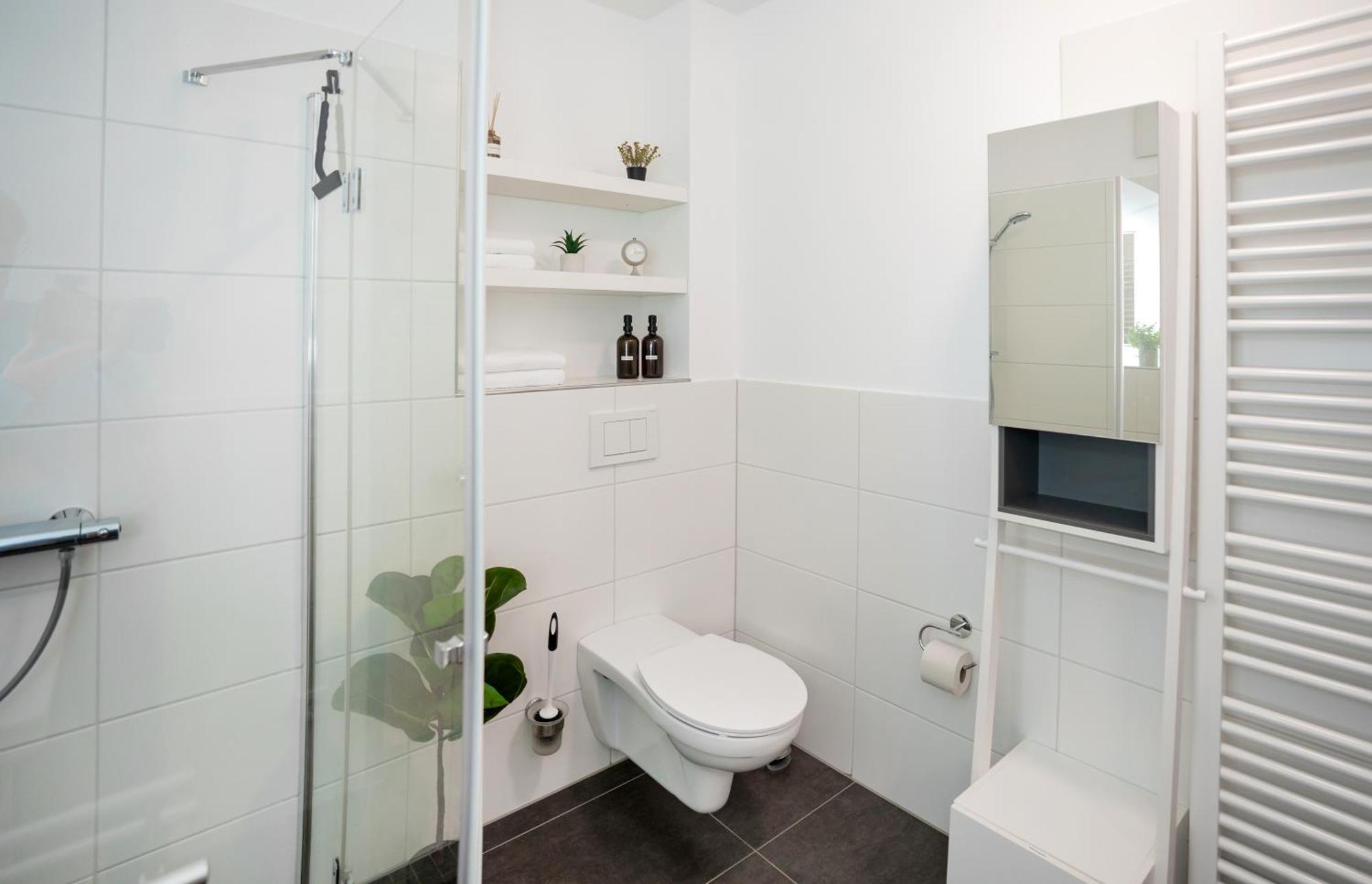 Reitz - Apartment I Zentrale Lage I Stellplatz I 55Qm I 2 Zimmer I Kueche I Bad I Terrasse Bad Hersfeld Exteriör bild
